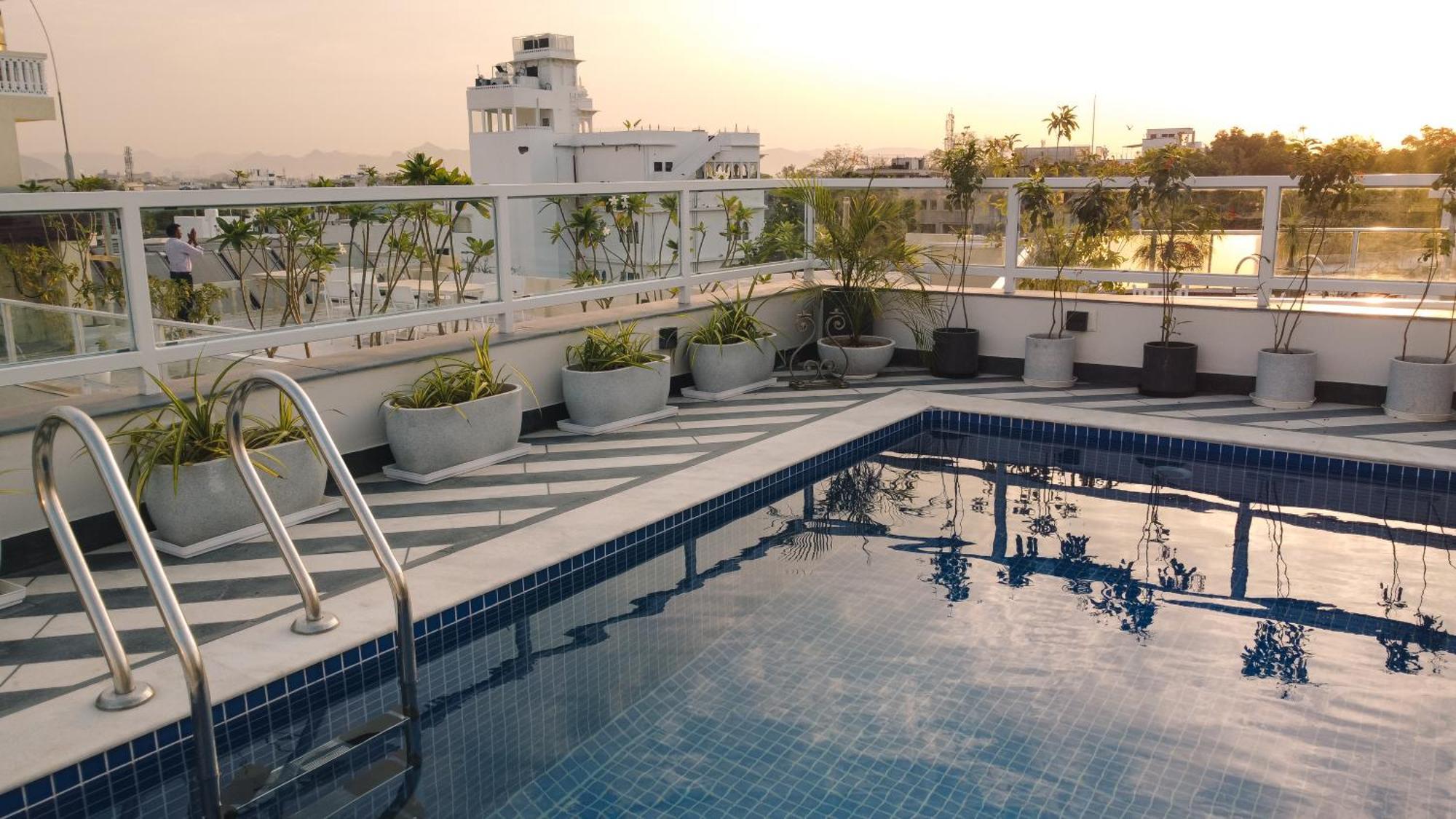 Hotel Naren Villa ウダイプル エクステリア 写真