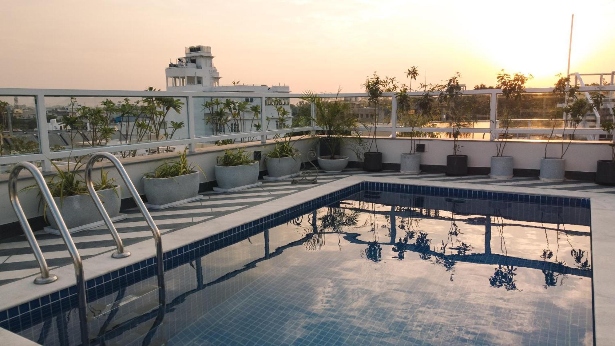 Hotel Naren Villa ウダイプル エクステリア 写真